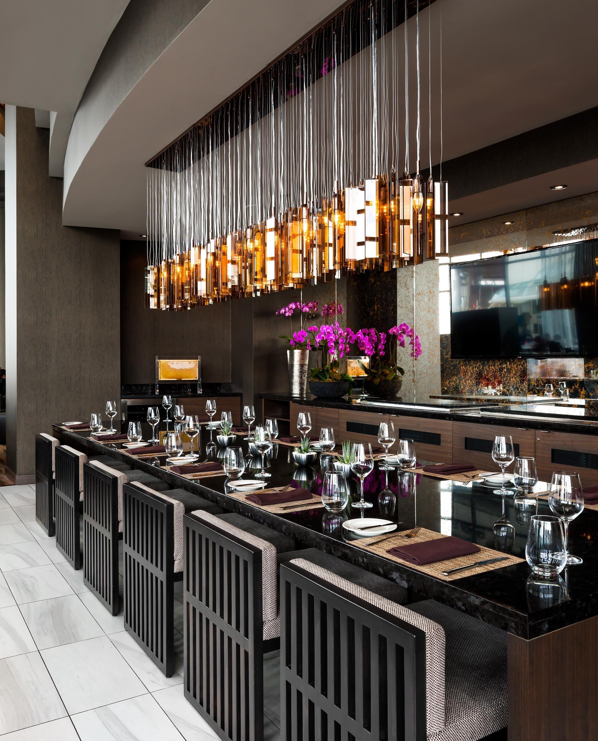 Fairmont Waterfront Hotel Vancouver Kültér fotó The Chef's Table at the Ritz-Carlton, Boston
