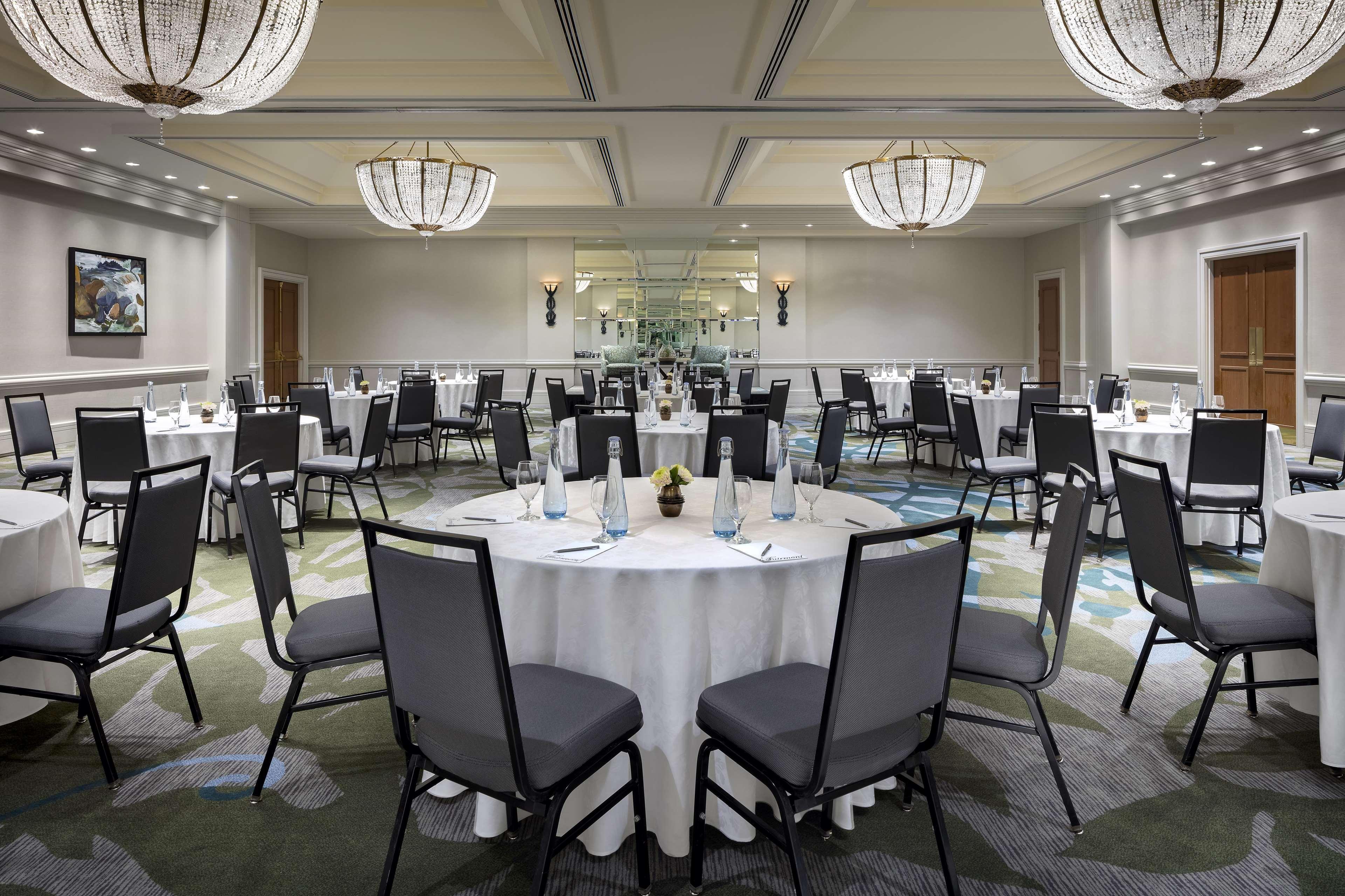 Fairmont Waterfront Hotel Vancouver Kültér fotó The ballroom at the Westin