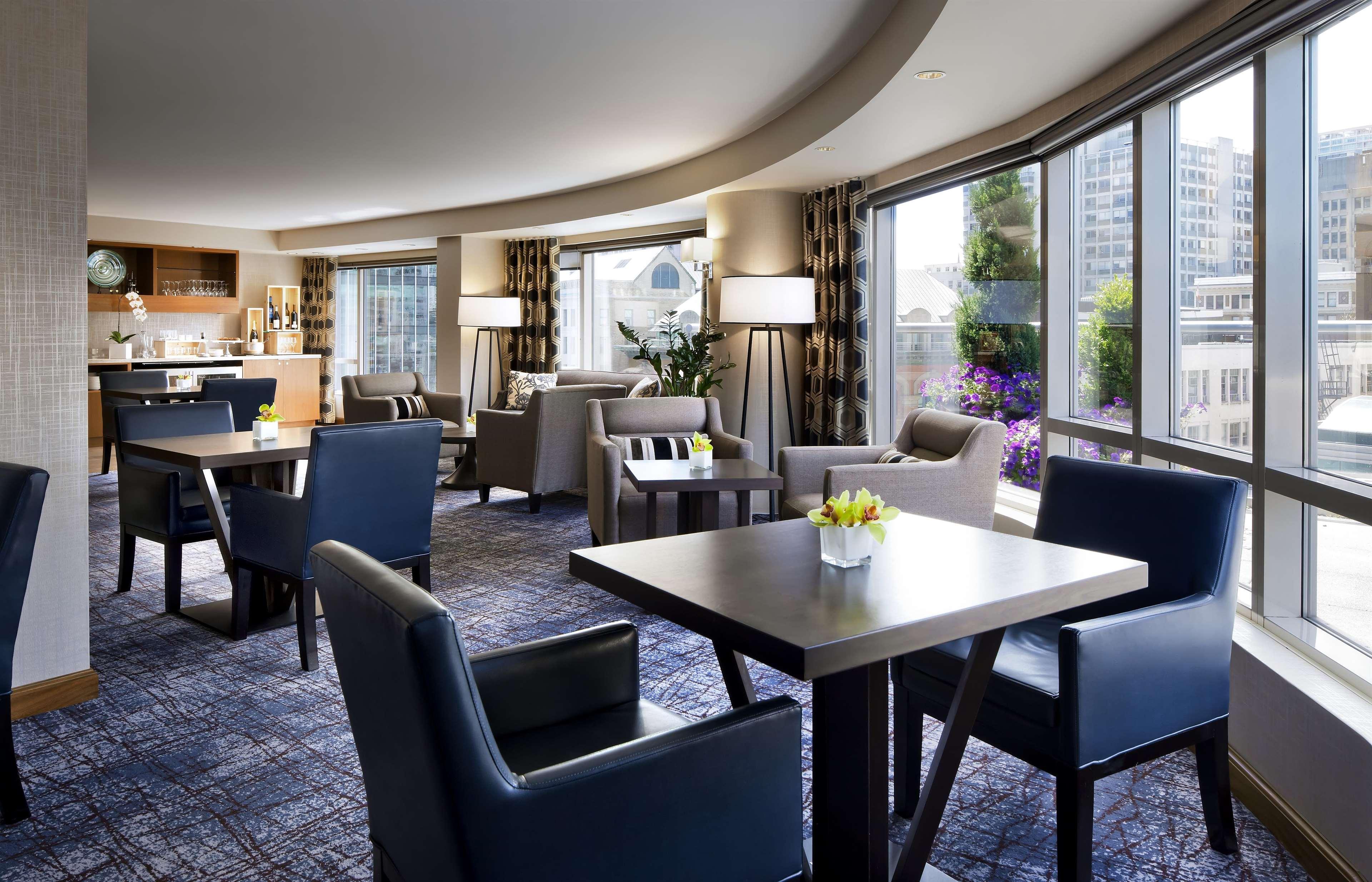 Fairmont Waterfront Hotel Vancouver Kültér fotó Club Lounge at the Westin Palace, Madrid
