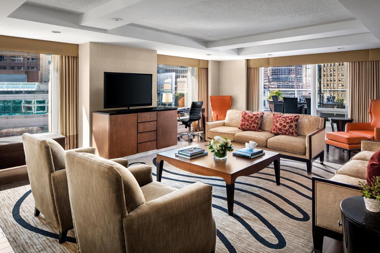 Fairmont Waterfront Hotel Vancouver Kültér fotó A suite at the Mandarin Oriental, New York