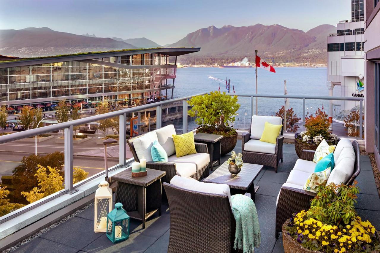 Fairmont Waterfront Hotel Vancouver Kültér fotó View from the rooftop